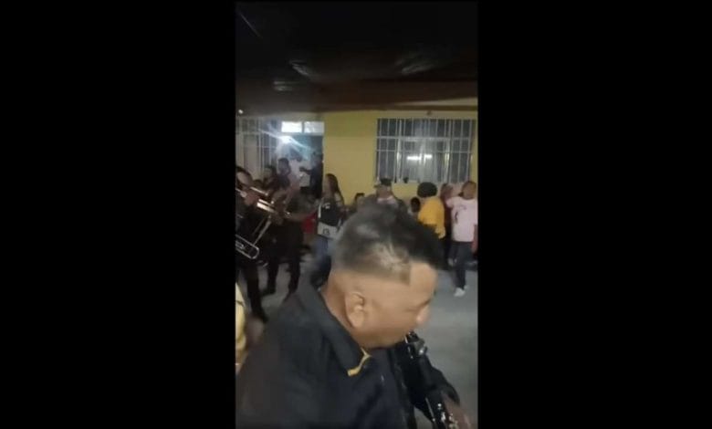 Escena del crimen en la colonia Barrio Nuevo de Irapuato acordonada por autoridades tras ataque armado.